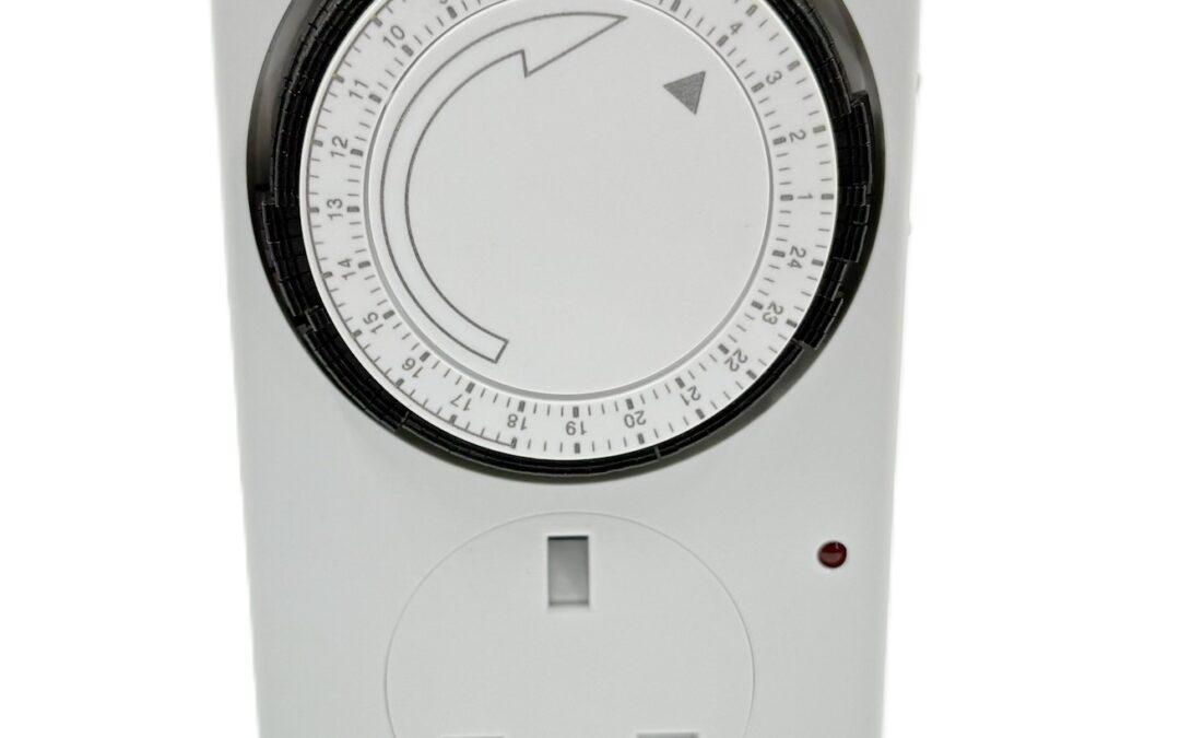 Acton Plug in Analogue Timer